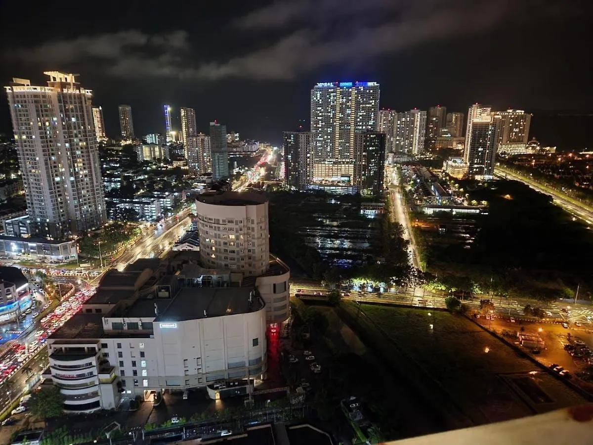 The Landmark Seaview Netflix By Blue Sky Holidays Georgetown 0*,  Ma­lay­sia